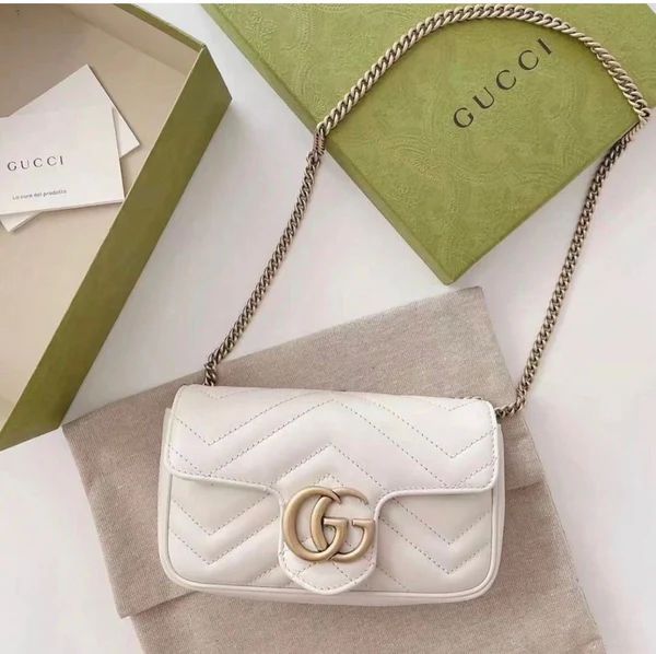 Gucci GG Marmont matelassé leather bag