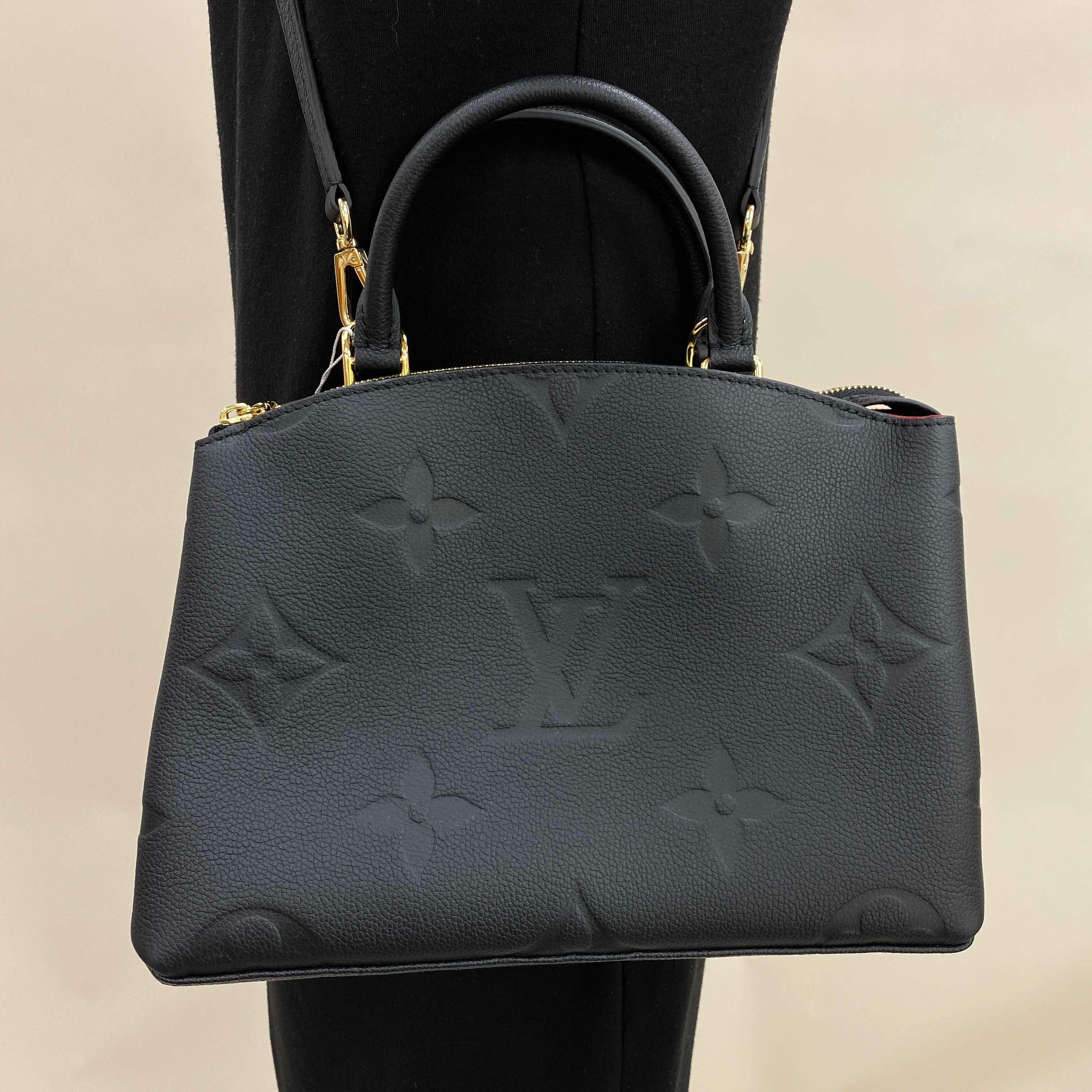 LOUIS VUITTON Petit Palais