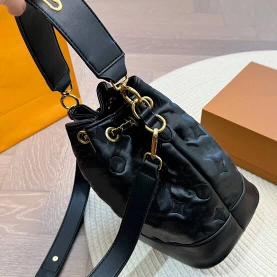 LOUIS VUITTON Nano Noé
