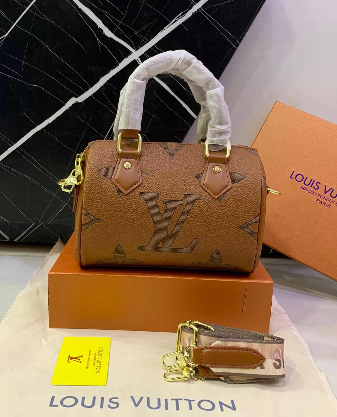 Loius Vuitton Speedy Bandoulière 20