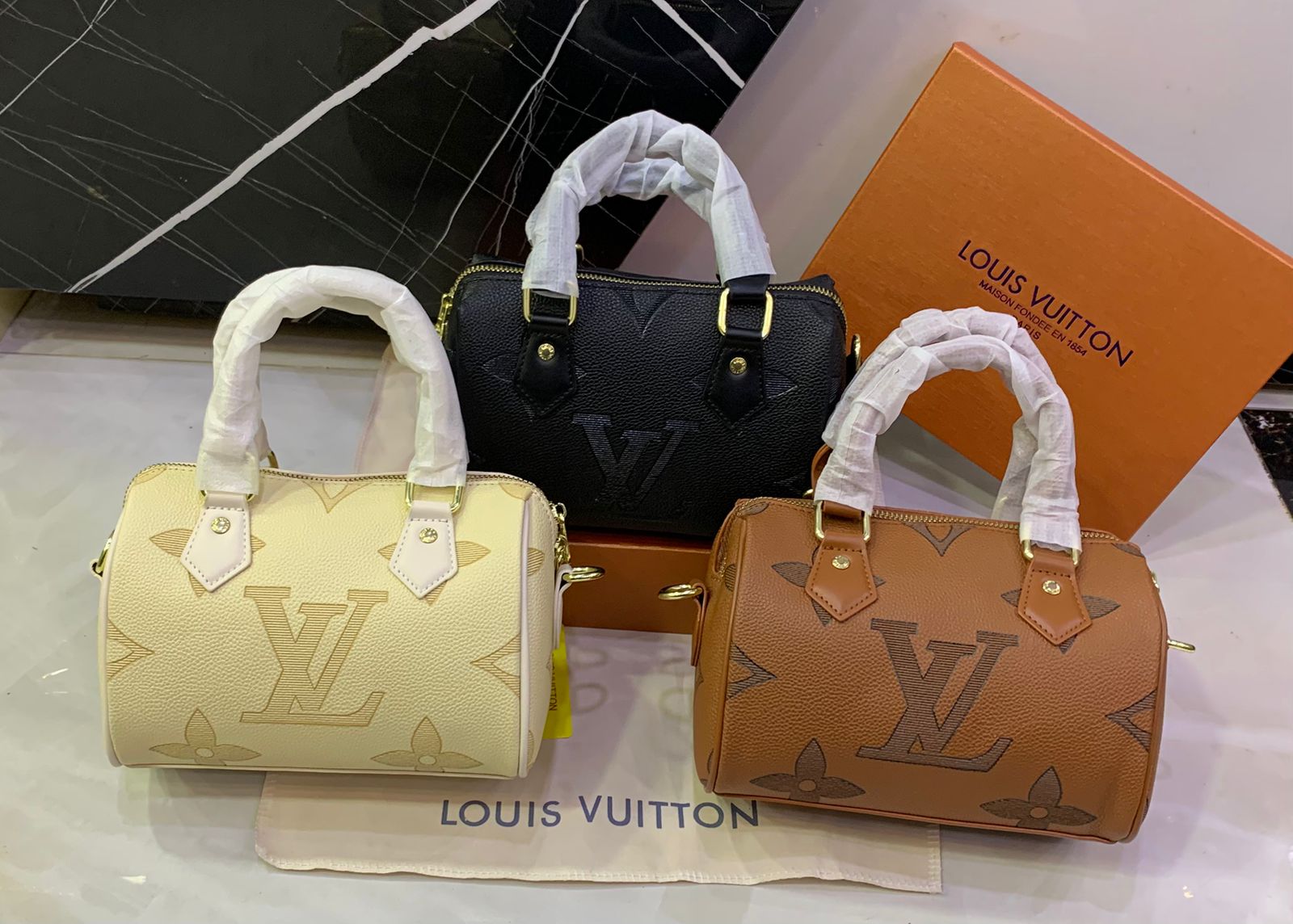 Loius Vuitton Speedy Bandoulière 20