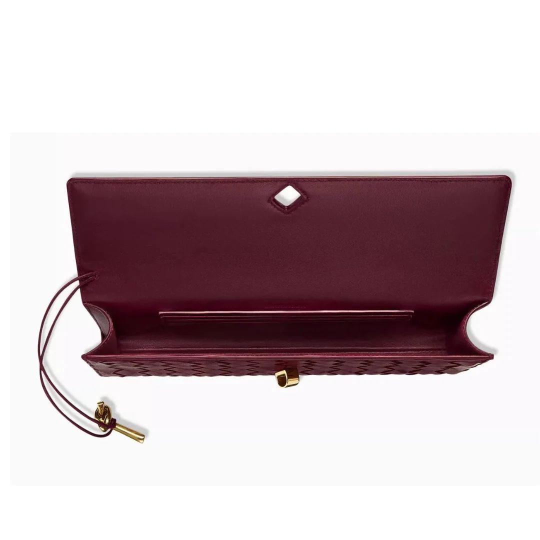 BOTTEGA VENETA Long Andiamo intrecciato leather clutch